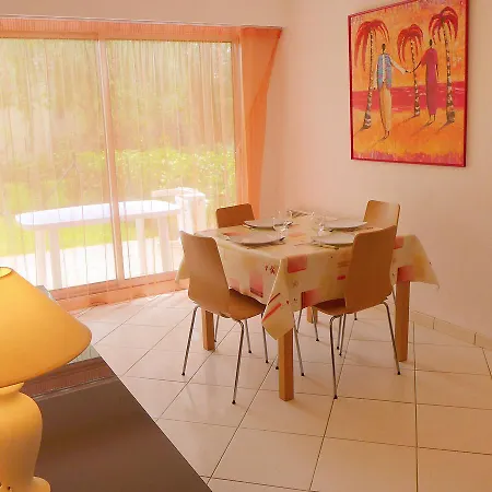 Apartment Castel Guillaume.1 דירה *
