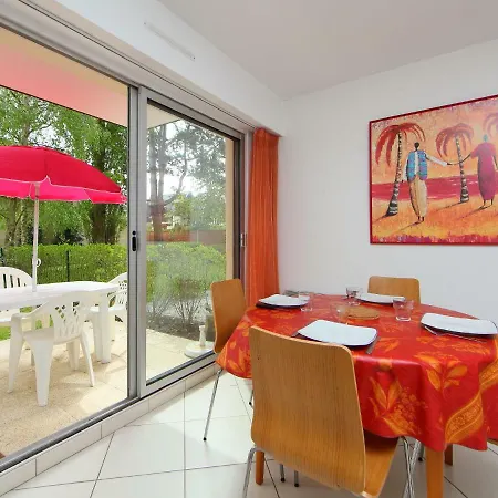 Apartment Castel Guillaume.1 דירה *